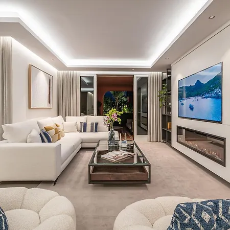 Ground Floor Luxurious Apartment *