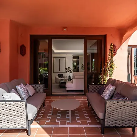 Ground Floor Luxurious Apartment *