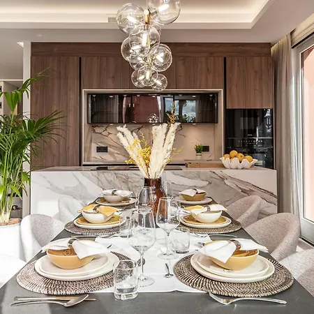 Ground Floor Luxurious Apartment *