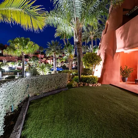 Ground Floor Luxurious Apartament *