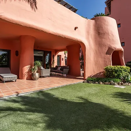 Ground Floor Luxurious Apartament